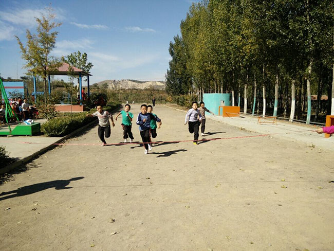 齐鲁武校小学部趣味运动会圆满结束