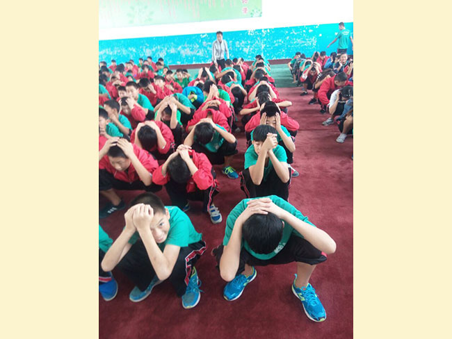 防空警报试鸣演习