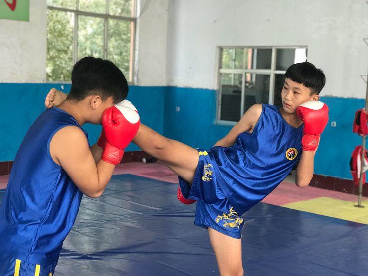 齐鲁武术学校“关爱孤寡老人爱心义演”活动走进朱良镇